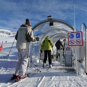 Турникет Gotschlich установлен на самом продвинутом горнолыжном курорте Ле Дез Альп (Les Deux Alpes)